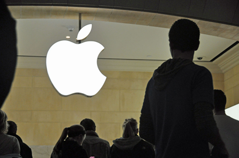 苹果与英特尔有望再携手,由英特尔代工部分M系列芯片