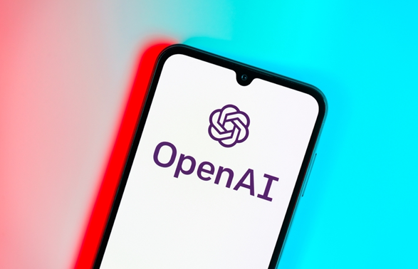 OpenAI憋不住了要造手机!